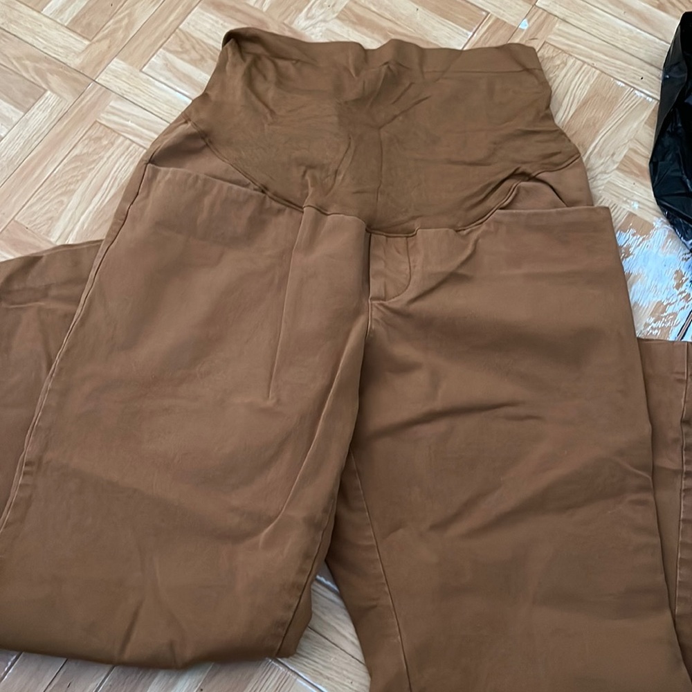 Gap maternity capris size 12